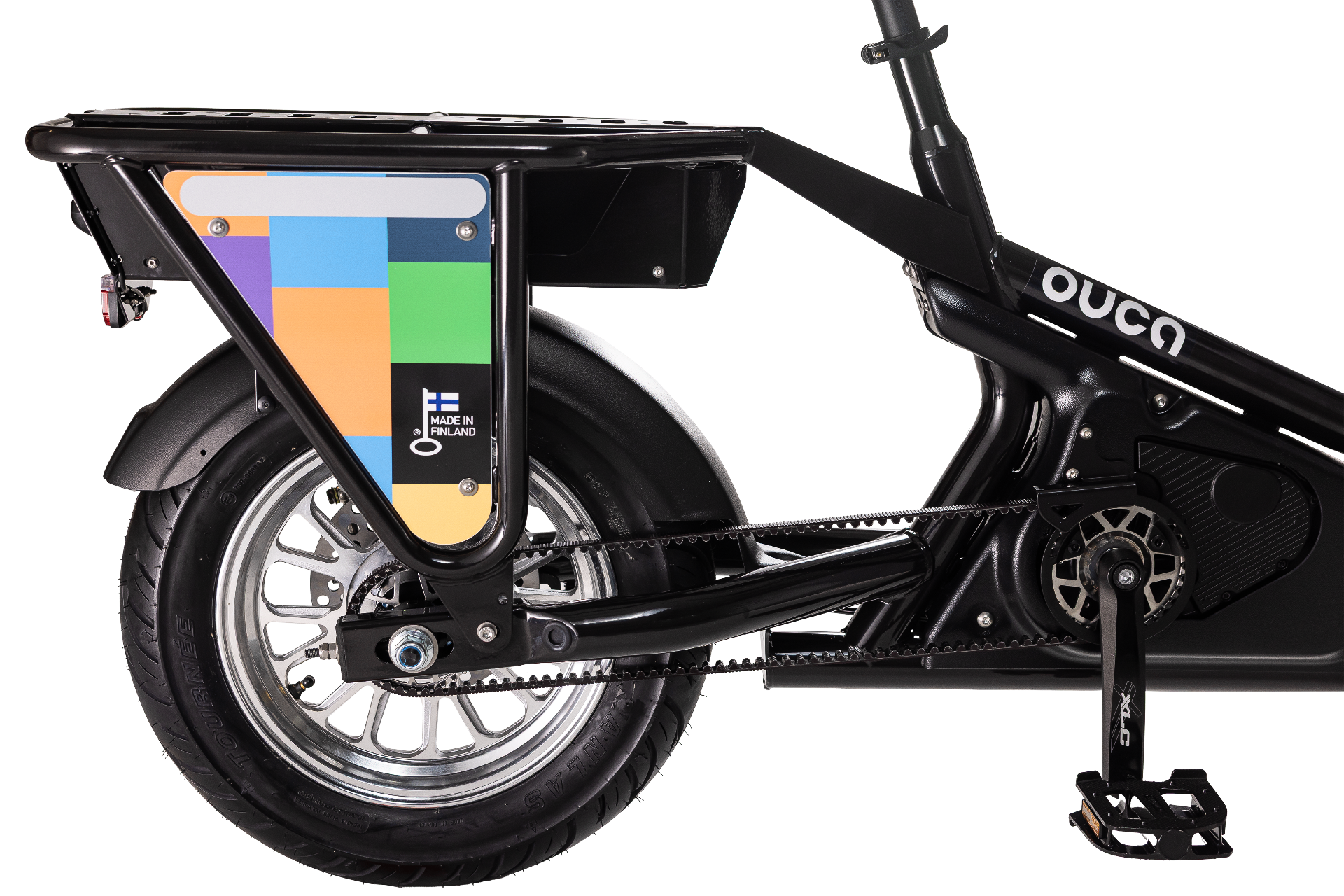 Achterframe en zijpaneel met Made in Finland sticker